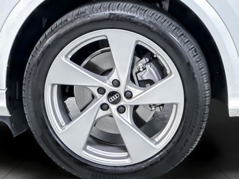 Certified 2025 Audi Q5 Premium Plus w/ Premium Plus AWD/4WD image 25