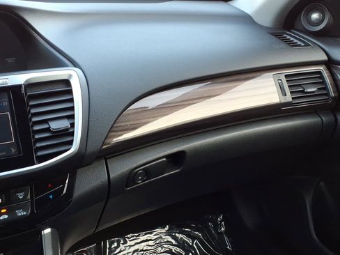 Certified 2017 Honda Accord EX-L image 26