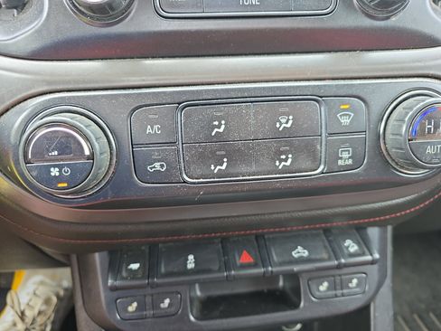 Used 2015 GMC Canyon SLE w/ All-Terrain Package AWD/4WD image 12