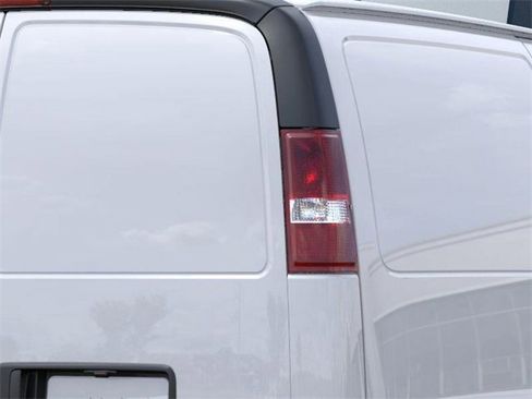 New 2025 GMC Savana 3500 w/ Driver Convenience Package image 11