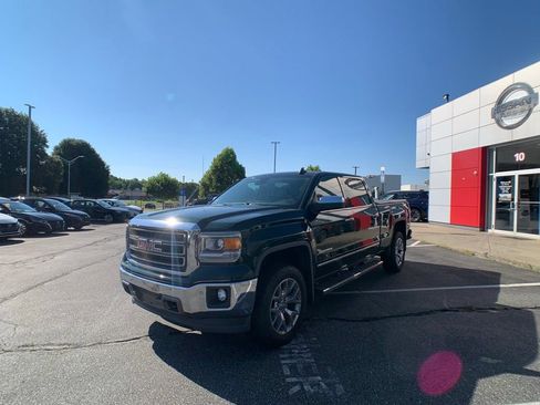 Used 2015 GMC Sierra 1500 SLT w/ SLT Crew Cab Value Package AWD/4WD image 8
