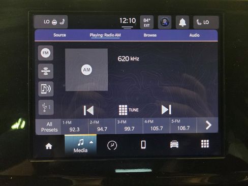 Used 2023 Jeep Grand Cherokee Laredo w/ Luxury Tech Group I AWD/4WD image 25