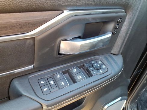 Used 2025 RAM 3500 Laramie AWD/4WD image 14