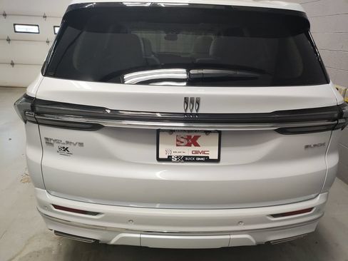 New 2026 Buick Enclave Avenir w/ Super Cruise Package AWD/4WD image 22