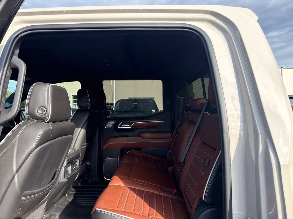 Used 2026 GMC Sierra 1500 Denali Ultimate AWD/4WD image 6