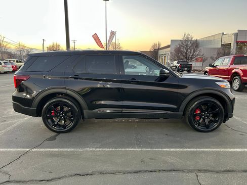 Used 2022 Ford Explorer ST w/ Equipment Group 401A image 6