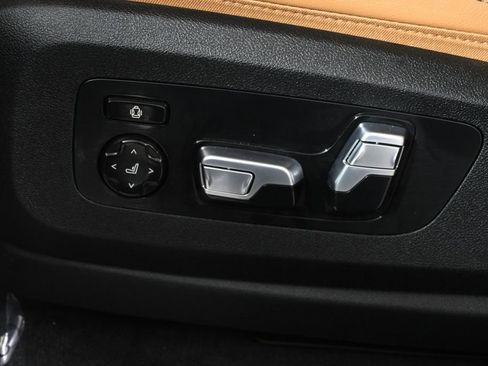 Certified 2024 BMW X7 xDrive40i w/ Premium Package AWD/4WD image 27