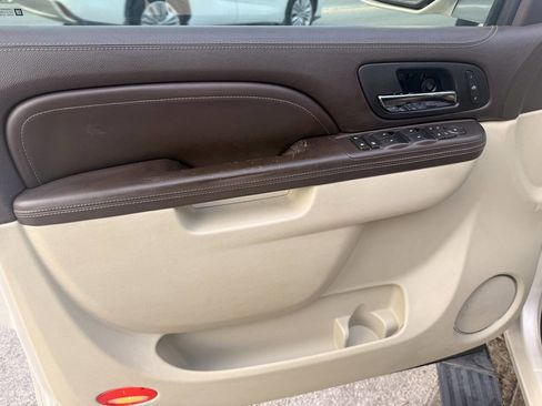 Used 2011 Cadillac Escalade ESV Platinum image 15