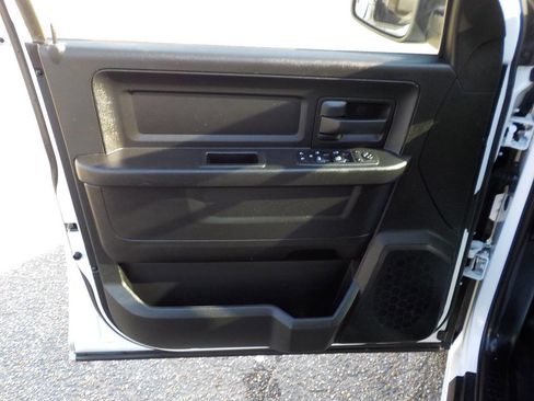 Used 2019 RAM 1500 Tradesman w/ Chrome Appearance Group image 15