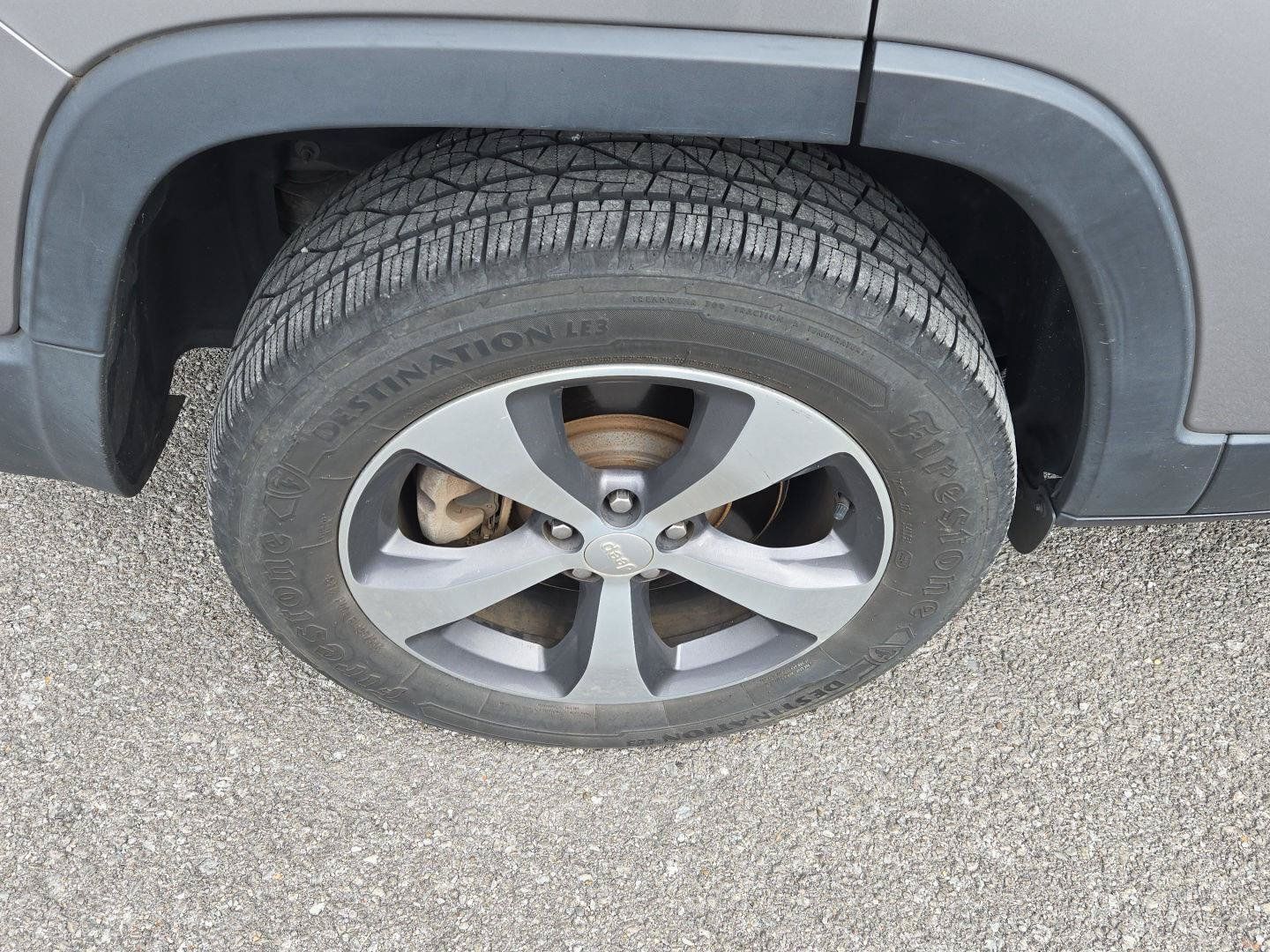 Used 2020 Jeep Cherokee Limited AWD/4WD image 10