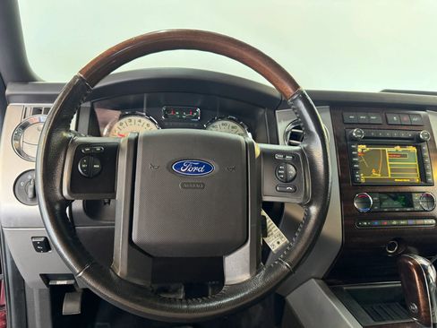 Used 2010 Ford Expedition Limited image 16