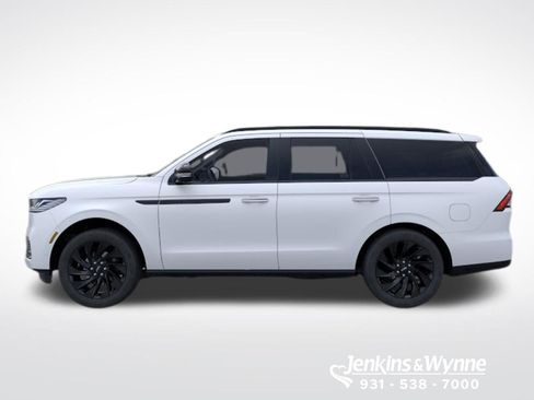 New 2026 Lincoln Navigator Reserve AWD/4WD image 3