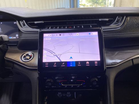 Used 2025 Jeep Grand Cherokee L Limited w/ Black Appearance Package image 45