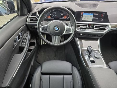 Used 2021 BMW 330i Sedan w/ M Sport Package RWD image 17