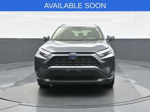 Used 2022 Toyota RAV4 XLE w/ Convenience Package AWD/4WD image 2