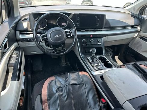 Used 2023 Kia Carnival LX FWD image 11