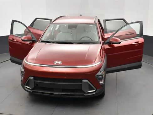 Used 2024 Hyundai Kona SEL image 10