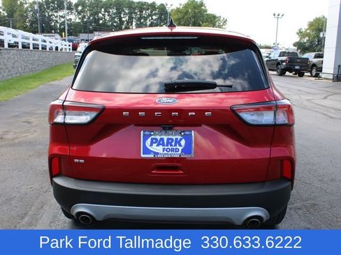 Used 2022 Ford Escape SE w/ Cold Weather Package FWD image 4