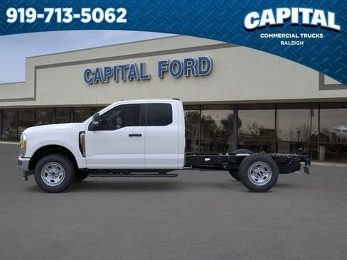 New 2026 Ford F350 XL w/ XL Chrome Package image 3