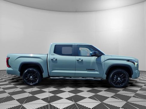 Used 2024 Toyota Tundra Limited AWD/4WD image 5