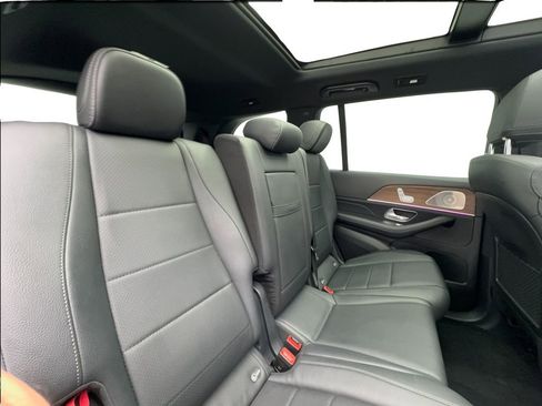 Used 2025 Mercedes-Benz GLS 450 4MATIC image 27