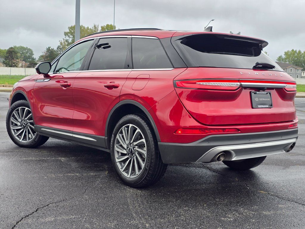 Used 2025 Lincoln Corsair Reserve AWD/4WD image 16