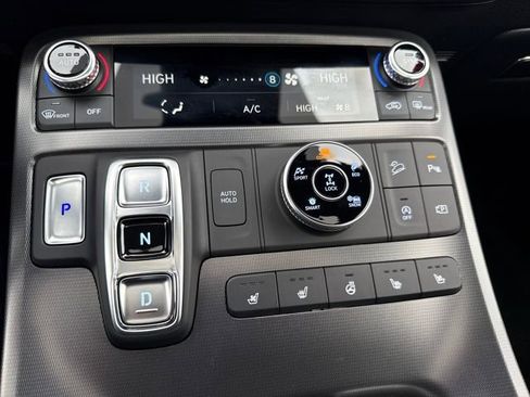 Used 2025 Hyundai Palisade Calligraphy image 8