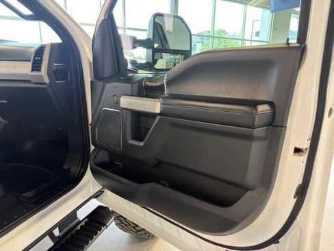 Used 2022 Ford F250 Lariat w/ Lariat Ultimate Package AWD/4WD image 20