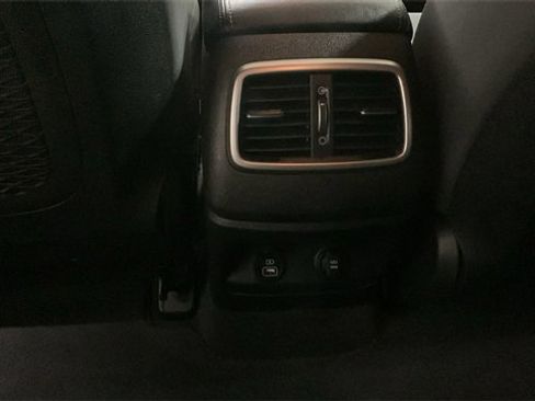 Used 2019 Kia Sorento LX image 15