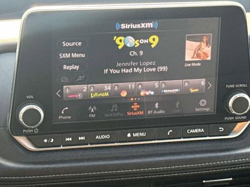 Used 2024 Nissan Rogue SV image 16