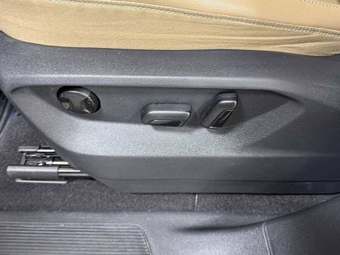 Used 2020 Volkswagen Atlas Cross Sport SE image 14