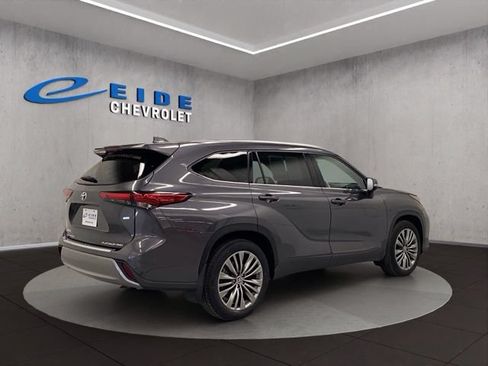 Used 2021 Toyota Highlander Platinum AWD/4WD image 15