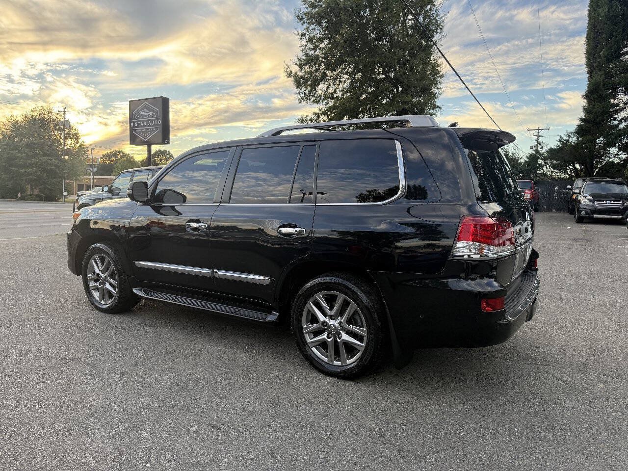 Used 2014 Lexus LX 570 4WD image 7