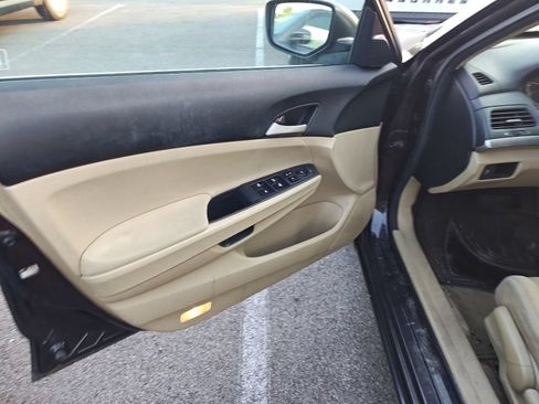 Used 2011 Honda Accord LX image 7