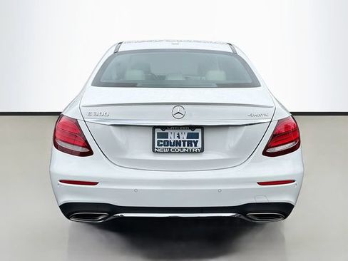 Used 2017 Mercedes-Benz E 300 4MATIC image 6