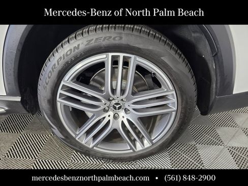 Certified 2025 Mercedes-Benz GLS 450 4MATIC image 16