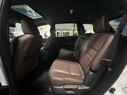 Used 2024 Honda Passport EX-L image 24