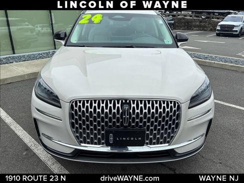 Certified 2024 Lincoln Corsair AWD image 11