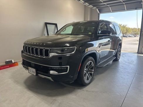 Used 2024 Jeep Wagoneer Series II w/ Flexible Seating Group image 2