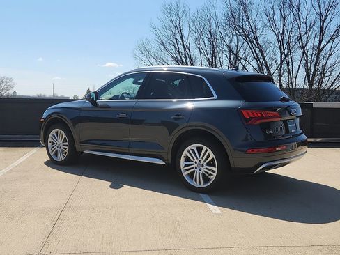Used 2019 Audi Q5 2.0T Premium Plus w/ Premium Plus Package AWD/4WD image 3