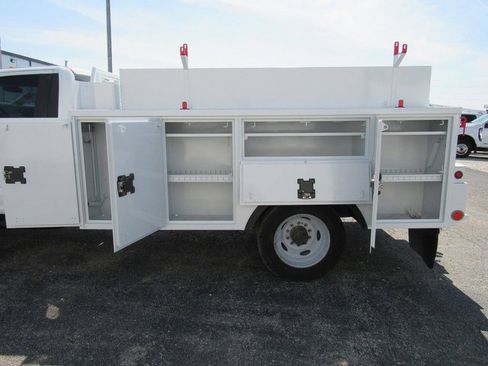 Used 2019 Ford F550 2WD Regular Cab Super Duty image 25