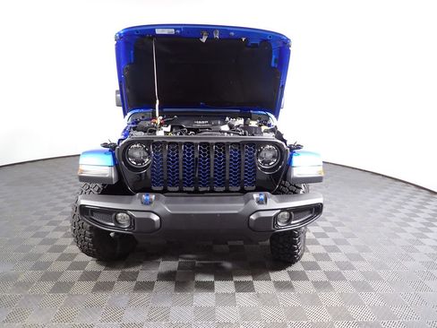 Used 2023 Jeep Gladiator Willys image 9