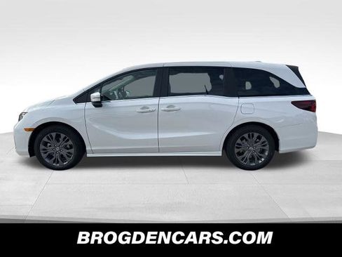 New 2026 Honda Odyssey Touring image 6