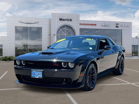 Used 2021 Dodge Challenger R/T Scat Pack RWD image 3