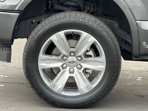 Used 2019 Ford F150 Platinum w/ Equipment Group 701A Luxury image 38