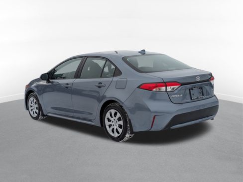 Used 2022 Toyota Corolla LE image 4