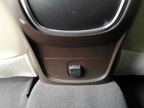 Used 2017 Buick LaCrosse Essence FWD image 29