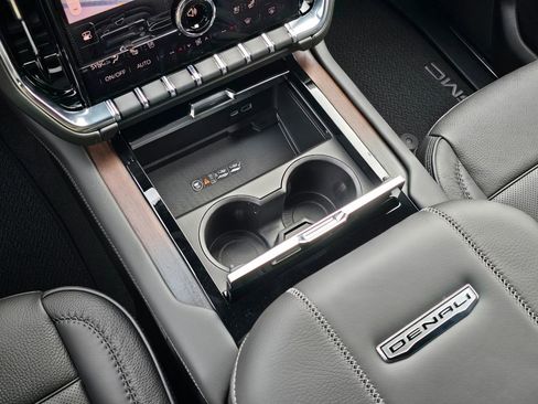 New 2026 GMC Yukon XL Denali AWD/4WD image 23