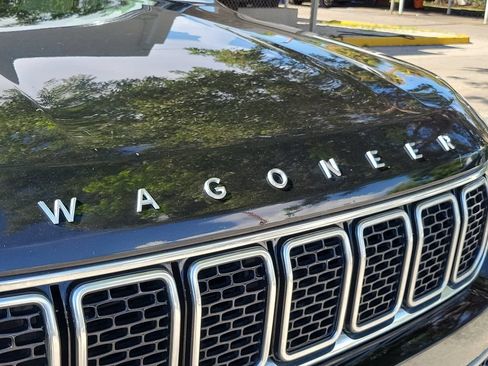 Used 2024 Jeep Wagoneer Series II w/ Flexible Seating Group RWD image 10