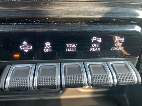 Used 2023 RAM 1500 Limited AWD/4WD image 32